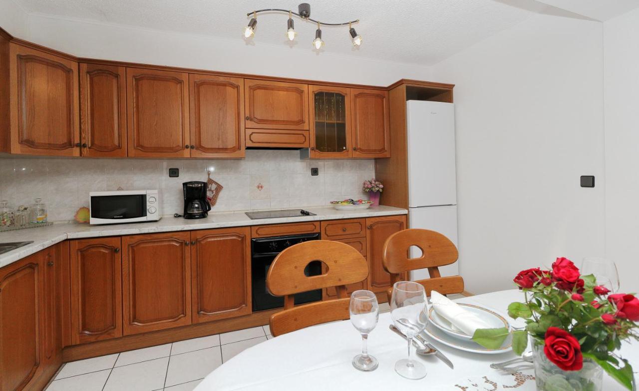 Apartman Nika - Marija Makarska Exteriör bild